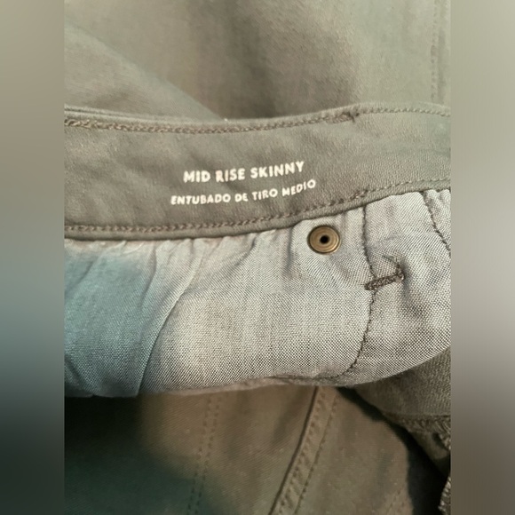 Universal Thread Mid Rise Jean - Picture 5 of 5